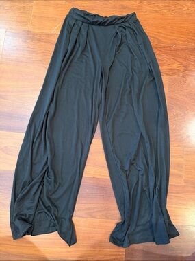Women’s Black Wide Leg Flowing Pants- Size M
